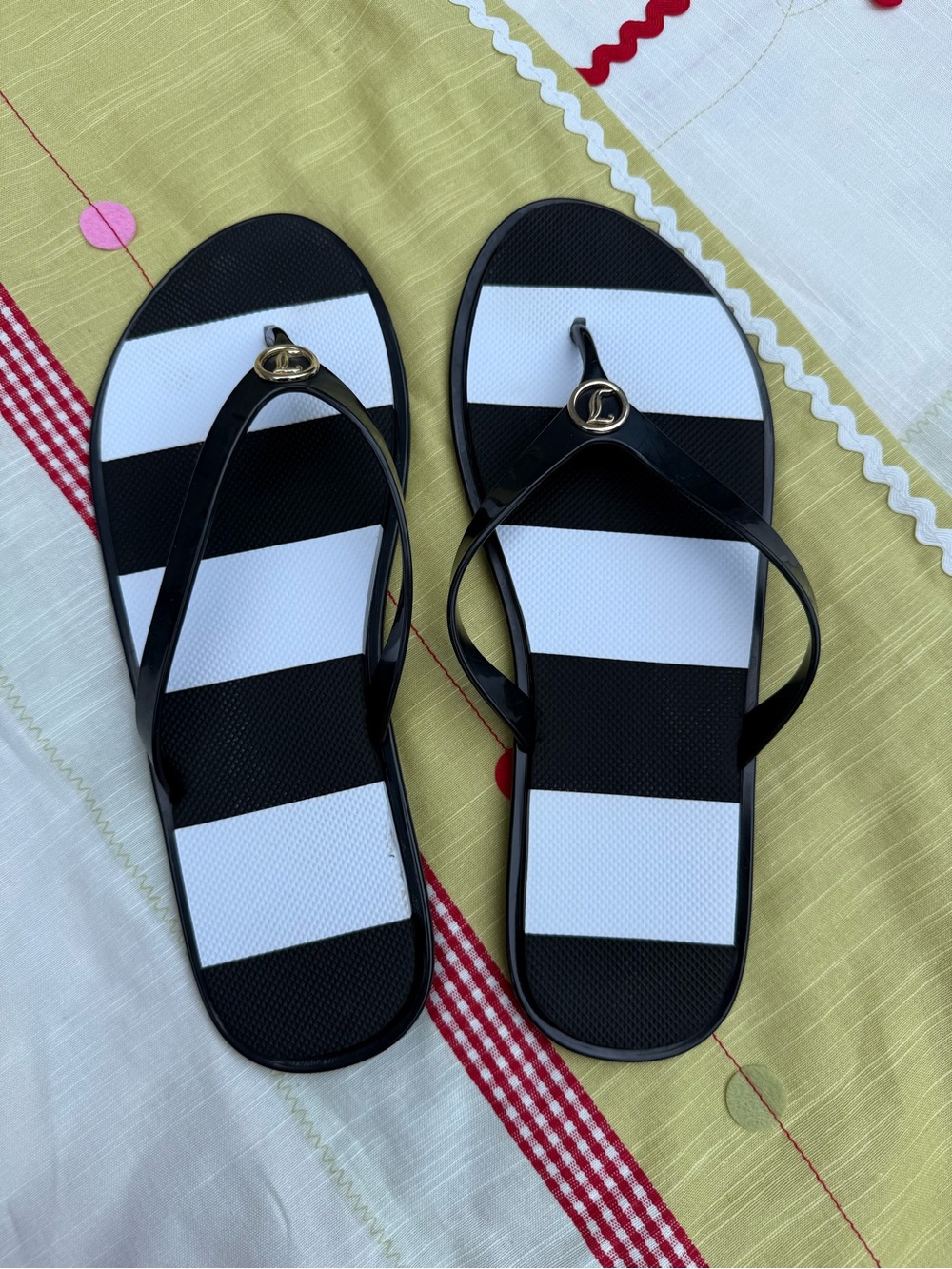 Stylish Black & White Striped Women's Flip-Flops size XL
